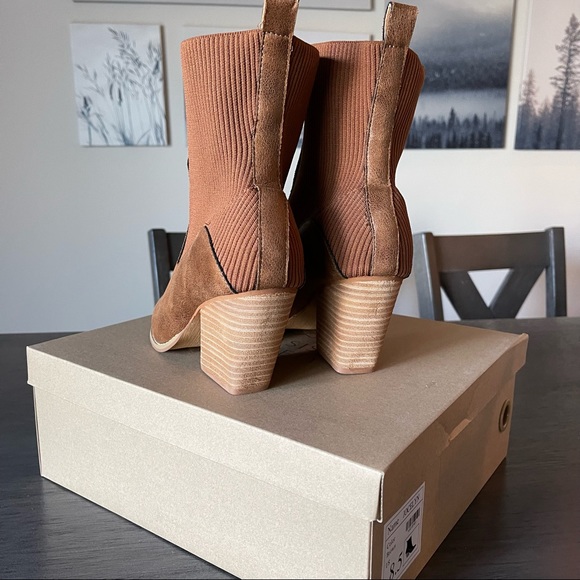 Jocelyn Brown Heeled Booties - Picture 5 of 16